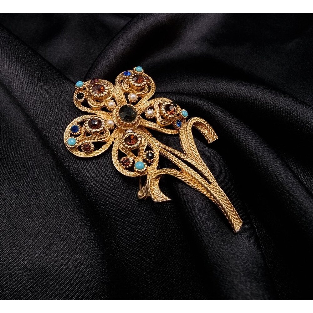 Vintage 1950s-1960s Sphinx Gold Tone Flower Brooch